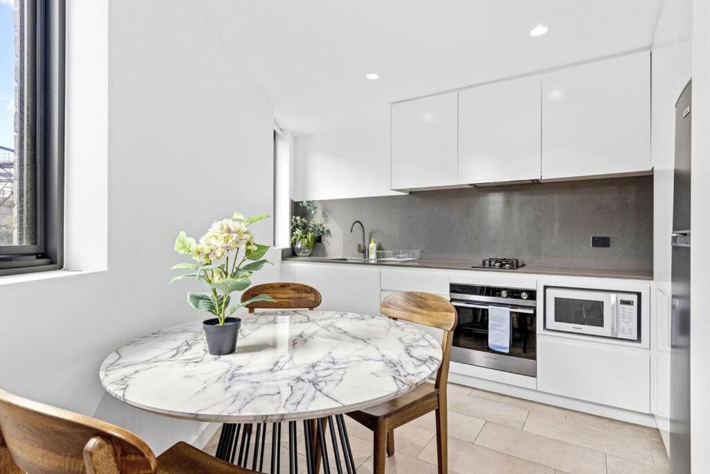Studio For Long Term Tenants In Strathfield Cbd Sydney Ngoại thất bức ảnh